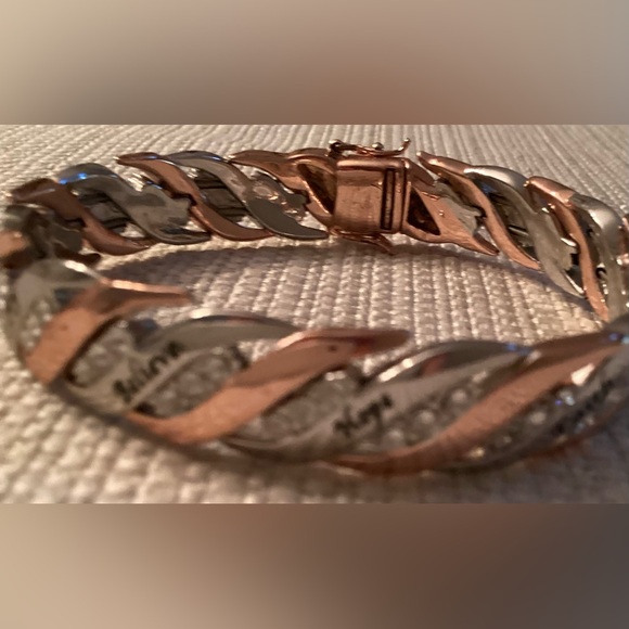 Bradford Exchange Copper Healing Waves bracelet - Picture 4 of 5